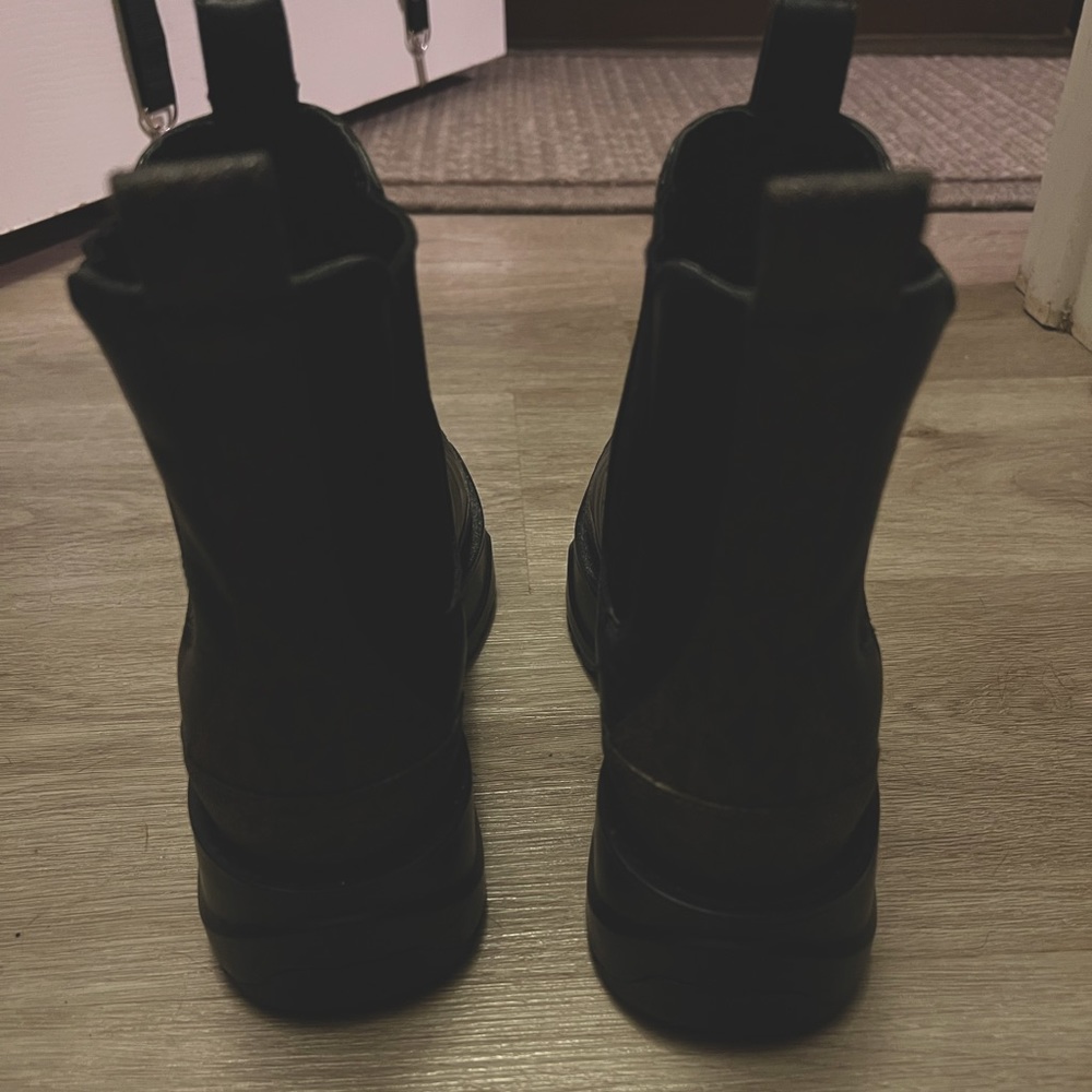 Micheal Kors boots